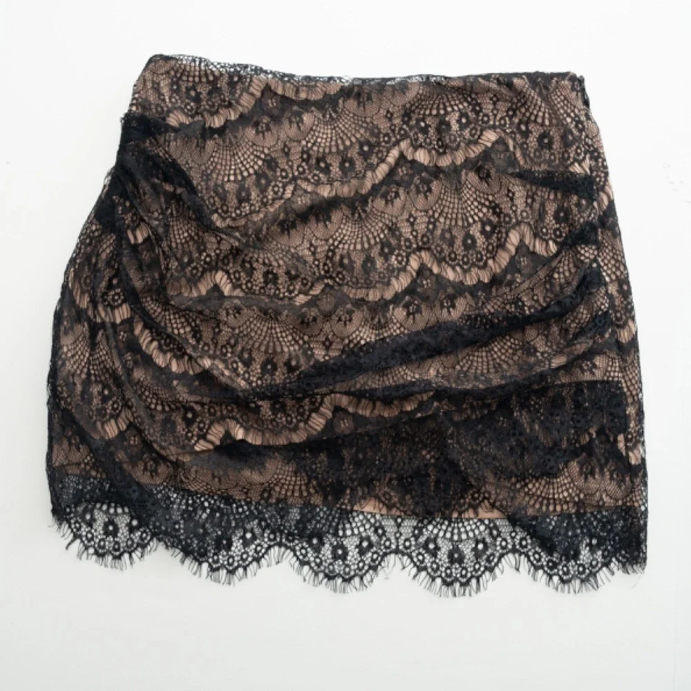 Free People.‎ Zoey lace mini skirt. - Picture 3 of 10